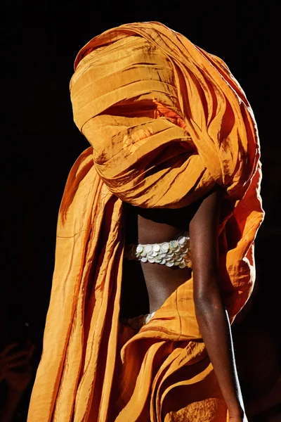 Look 98